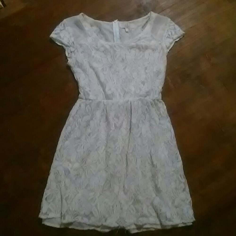 Monteau Lace dress short sleeve
